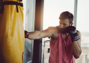 Kickboxing w małym mieście – jak trenować, gdy nie ma dużego klubu?