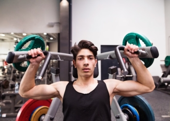 Najpierw masa czy redukcja? Jak wybrać strategię dla sylwetki?